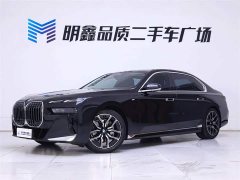BMW 7 Series 2023 735Li M Sports Package - фото 2