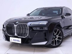 BMW 7 Series 2023 735Li M Sports Package - фото 3