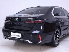 BMW 7 Series 2023 735Li M Sports Package - фото 8