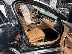 Jaguar XFL 2.0T P250 two-wheel drive exclusive luxury version - фото 10