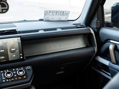 Land Rover Defender 110 P400 Dark Special Edition - фото 15