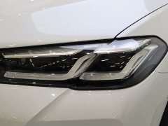 BMW 5 Series facelift 530Li leading M sports package - фото 16