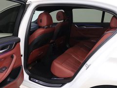 BMW 5 Series facelift 530Li leading M sports package - фото 7