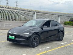 Tesla Model Y long-range all-wheel drive version - фото 1