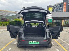 Tesla Model Y long-range all-wheel drive version - фото 13