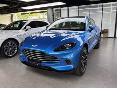 Aston Martin DBX 4.0T V8 - фото 1