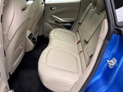 Aston Martin DBX 4.0T V8 - фото 3