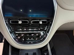 Aston Martin DBX 4.0T V8 - фото 7