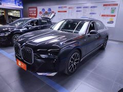 BMW 7 Series 2023 735Li M Sports Package - фото 1