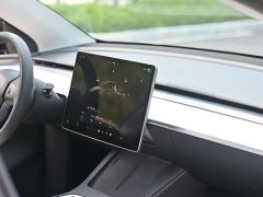 Tesla Model Y rear-wheel drive version - фото 10