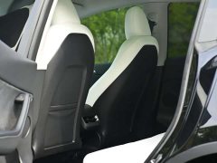 Tesla Model Y rear-wheel drive version - фото 6