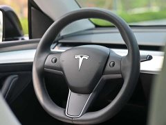 Tesla Model Y rear-wheel drive version - фото 7