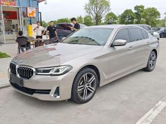 BMW 5 Series facelift 530Li leading luxury package - фото 1
