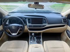 Toyota Highlander 2.0T two-wheel drive elite version 7 seats - фото 8