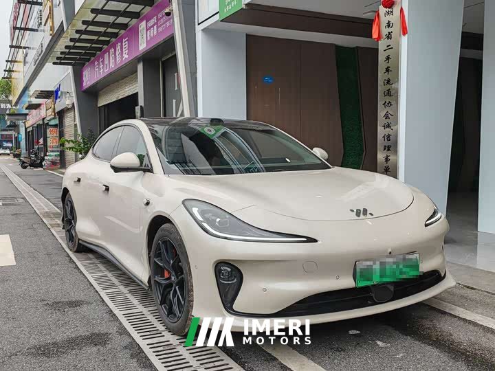 Li Auto Zhiji L6 Max - автомобиль из Китая