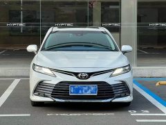 Toyota Camry 2.0G Deluxe Edition - фото 1