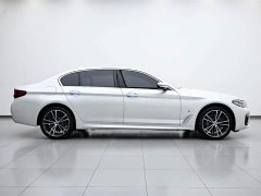 BMW 5 Series 530Li leading M sports package - фото 6