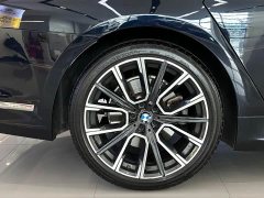 BMW 7 Series 2021 740Li Leading M Sports Package - фото 19