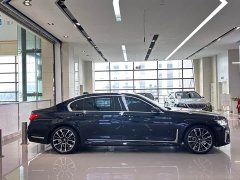 BMW 7 Series 2021 740Li Leading M Sports Package - фото 4
