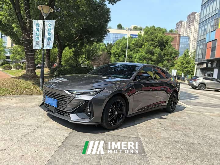 Changan UNI-V 1.5T premium - автомобиль из Китая