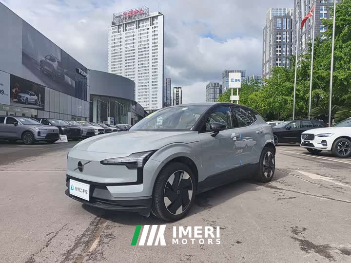 Volvo EX30 2025 rear drive long range version Plus - автомобиль из Китая