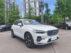 Volvo XC60 B5 four-wheel drive Zhiyi Luxury Edition - фото 3