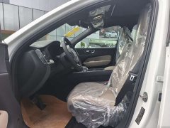 Volvo XC60 B5 four-wheel drive Zhiyi Luxury Edition - фото 9
