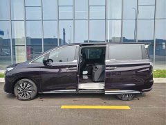 Hongqi HQ9 PHEV 2.0T four-wheel drive luxury version - фото 6