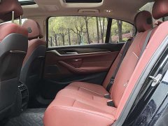 BMW 5 Series 530Li leading M sports package - фото 12