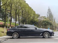 BMW 5 Series 530Li leading M sports package - фото 6