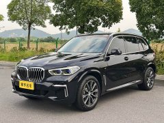 BMW X5 facelift xDrive 30Li exclusive M sports package - фото 1