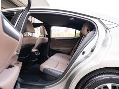 Lexus ES 300h Premium Edition - фото 10