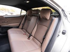 Lexus ES 300h Premium Edition - фото 12
