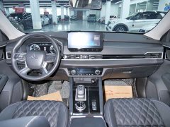 Mitsubishi Outlander 1.5T CVT four-wheel drive premium version 7 seats - фото 14