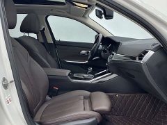 BMW 3 Series 320Li M Sports Package - фото 8