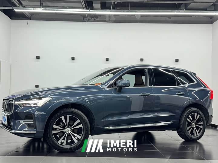 Volvo XC60 B5 four-wheel drive Zhiyi luxury version