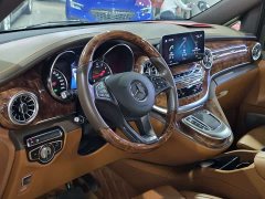 Mercedes-Benz V-Class 2022 V 260 L Long Wheelbase Premium Edition - фото 11
