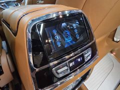 Mercedes-Benz V-Class 2022 V 260 L Long Wheelbase Premium Edition - фото 18