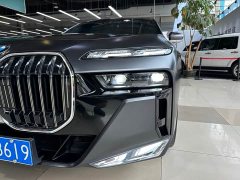 BMW 7 Series facelift 740Li exclusive M sports package - фото 20