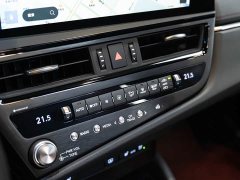 Lexus ES 200 Special Limited Edition - фото 18