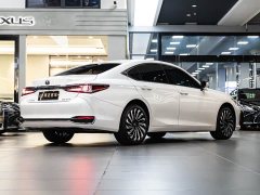 Lexus ES 200 Special Limited Edition - фото 3