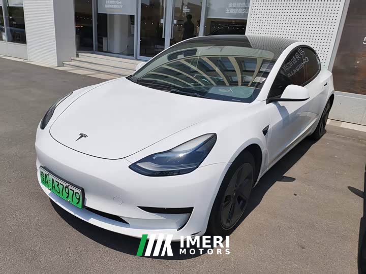 Tesla Model 3 rear-wheel drive version - автомобиль из Китая