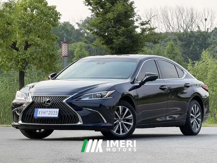 Lexus ES 200 Excellence Edition - автомобиль из Китая