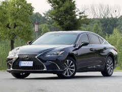 Lexus ES 200 Excellence Edition - фото 1