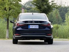 Lexus ES 200 Excellence Edition - фото 18