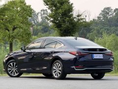 Lexus ES 200 Excellence Edition - фото 19