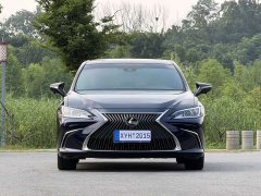 Lexus ES 200 Excellence Edition - фото 2