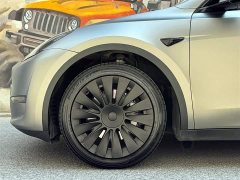 Tesla Model Y long-range all-wheel drive version - фото 6