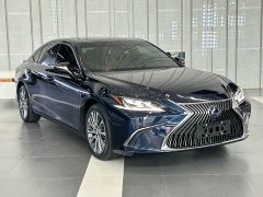 Lexus ES 300h Exclusive Edition - фото 3