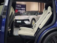Tesla Model X dual-motor all-wheel drive version - фото 6